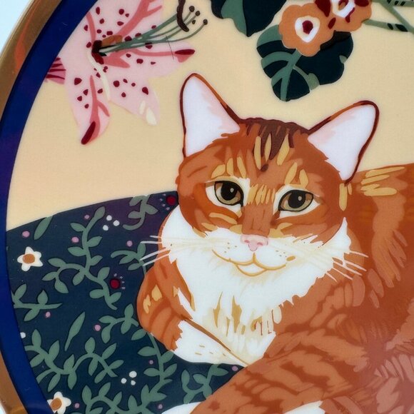 Crowning Touch Décor Porcelain Cat Feline and Flowers Collector's Plate Japan Ca - Picture 2 of 9